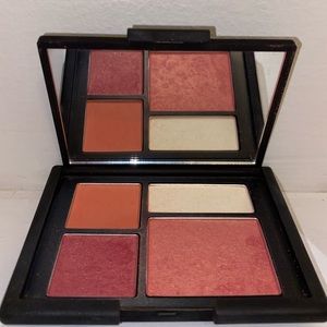 NARS Cheek Palette: 2 blush, 2 highlighter in golden and warm tones.